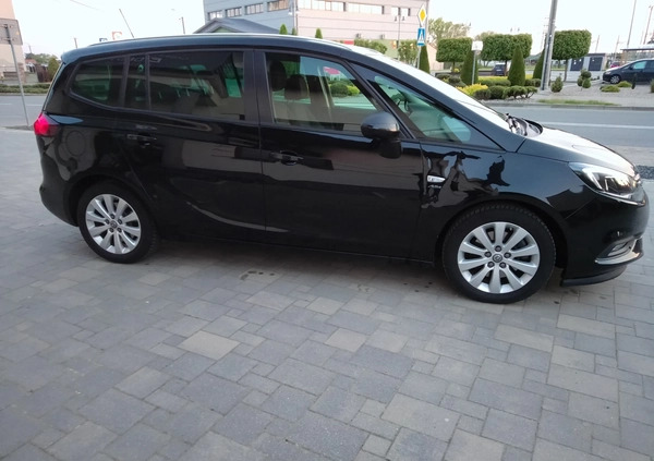 Opel Zafira cena 39500 przebieg: 204000, rok produkcji 2018 z Janowiec Wielkopolski małe 326